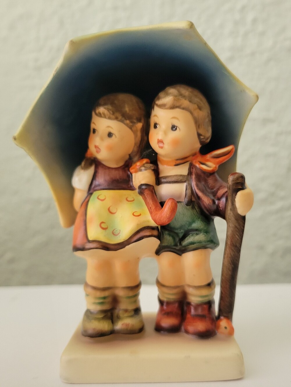 Goebel W. Germany Porcelain Children Under Umbrella Figurine #71 1984 W Box